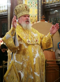 Святейший Патриарх Алексий II во время Божественной литургии