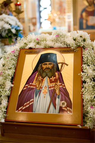 икона с мощами св. Иоанна Шанхайского