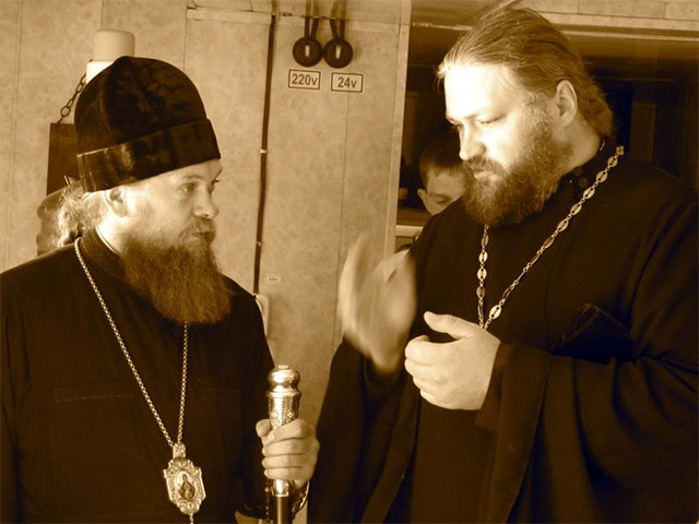 23 августа 2012 года Преосвященный владыка встречал в Ордынске корабль-церковь «Святой апостол Андрей Первозванный»