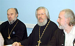 Справа налево: профессор А. Л. Дворкин, священник Лев Семенов, протоиерей Александр Новопашин