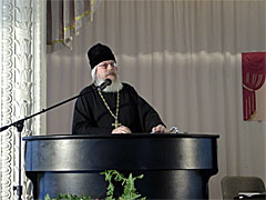 Священник Лев Семенов